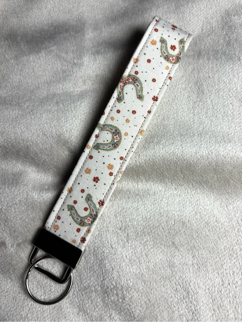 Horseshoe & Floral Print Wristlet Keychain